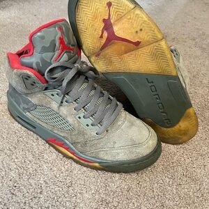 Beater Jordan 5 camo